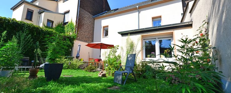 Sankt Augustin-Mülldorf: Charmantes Reihenmittelhaus mit sonnigem Garten